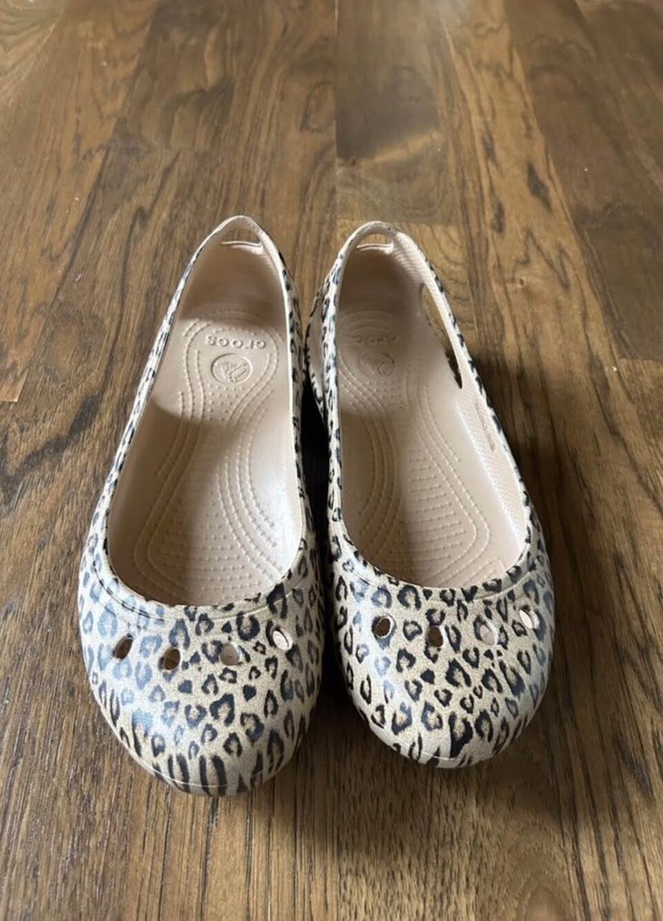 Crocs size 8 Womens Kadee Flats Leopard Animal Print Ballet SlipOn Tan Black G26
